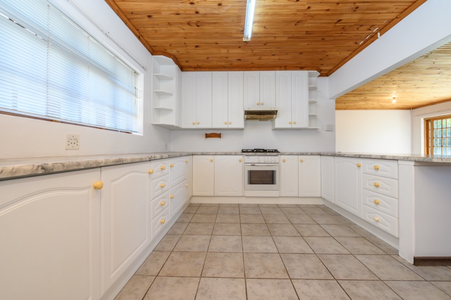 4 Bedroom Property for Sale in Charlo Eastern Cape